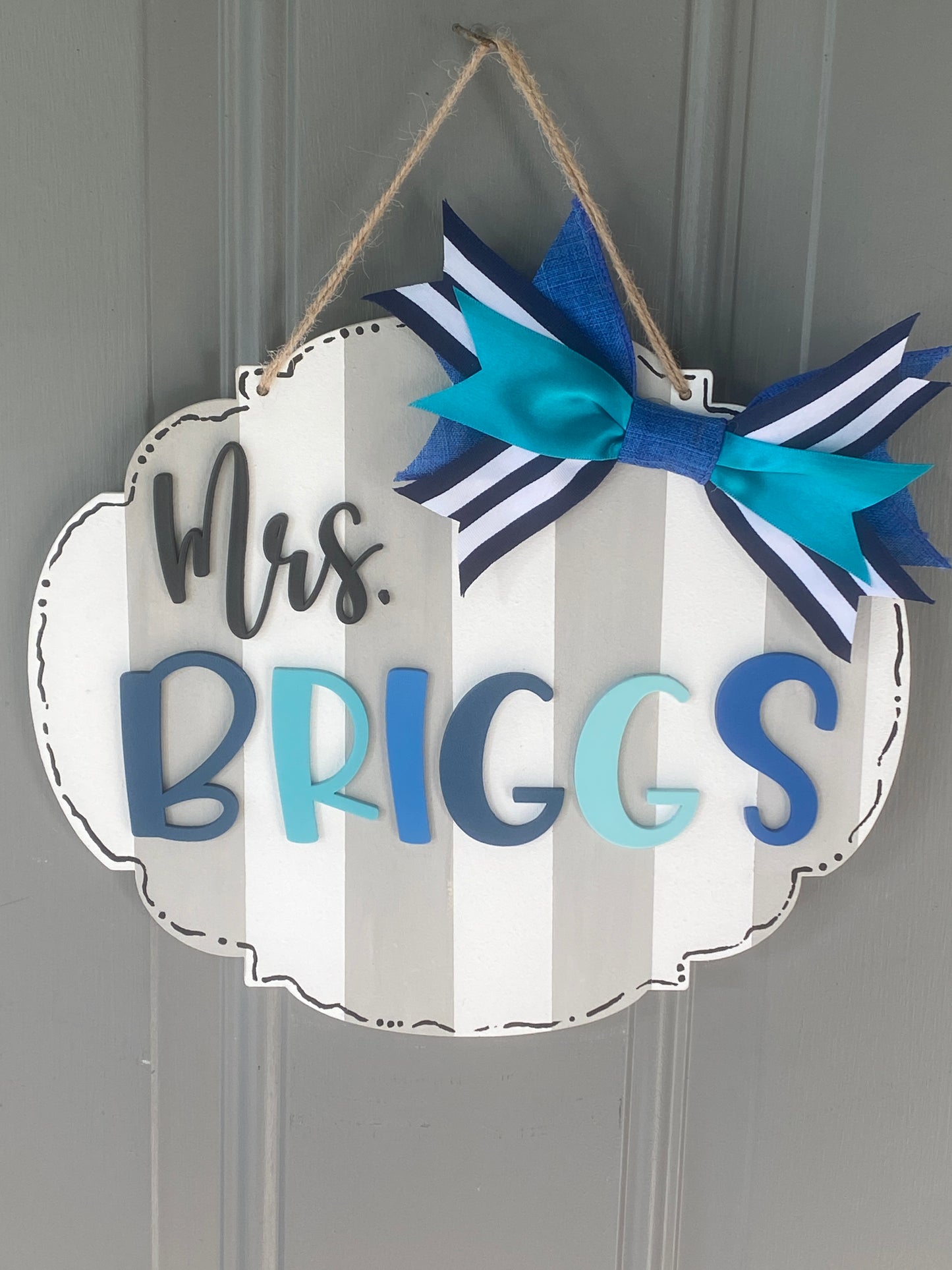 Classroom Door Hanger, Back to School Gift for Teachers, Teacher Name Sign for Door, Hand Painted Sign on Wood, Personalized Classroom Decor