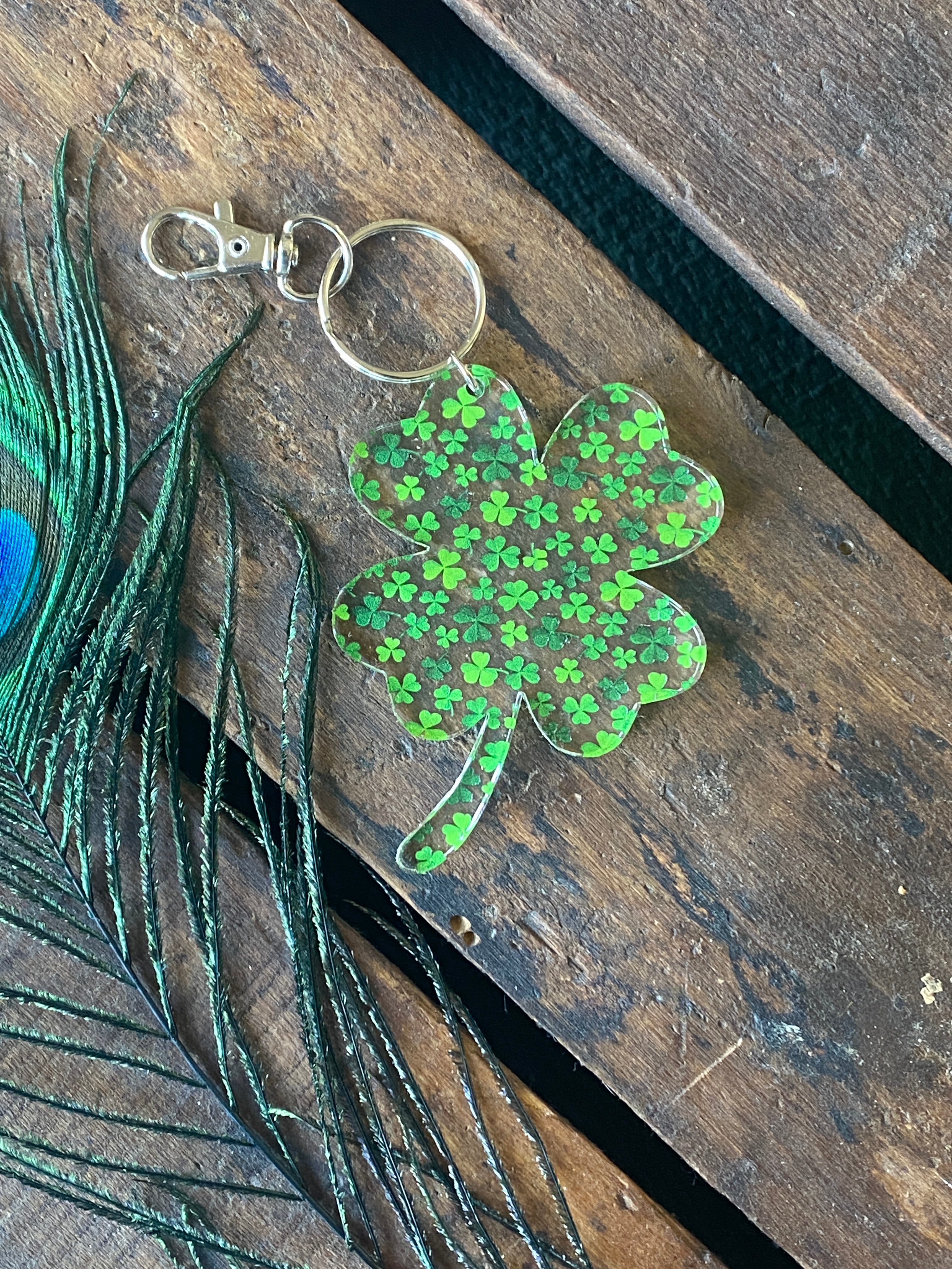 Coach sale shamrock keychain